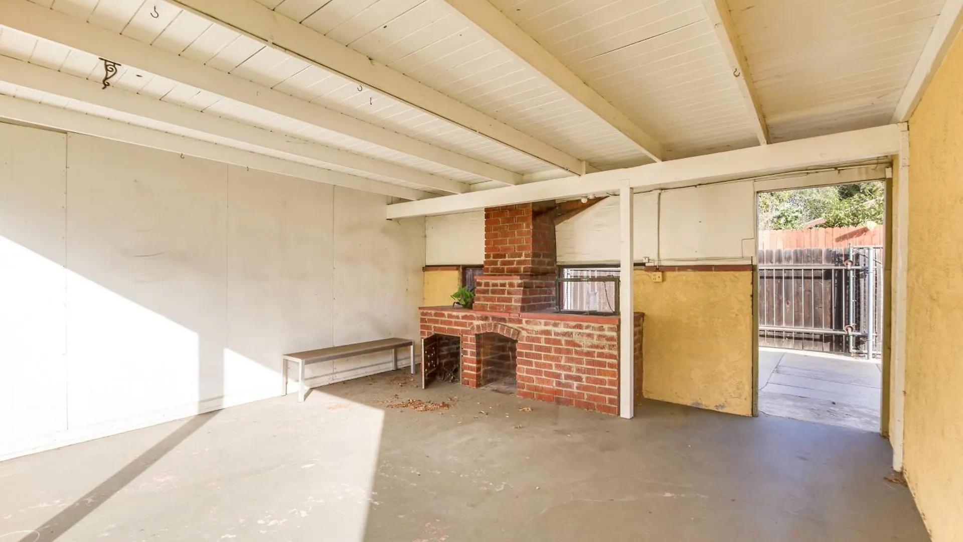 Holiday home Pet-Friendly Long Beach Bungalow With Patio And Yard Villa